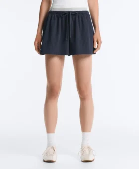 Shorts en piqué de coton à fines rayures Shorts en piqué de coton à fines rayures
