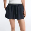 Shorts en piqué de coton à fines rayures Shorts en piqué de coton à fines rayures