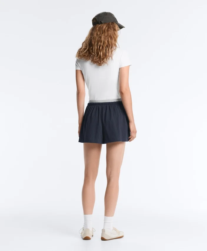 Shorts en piqué de coton à fines rayures Shorts en piqué de coton à fines rayures