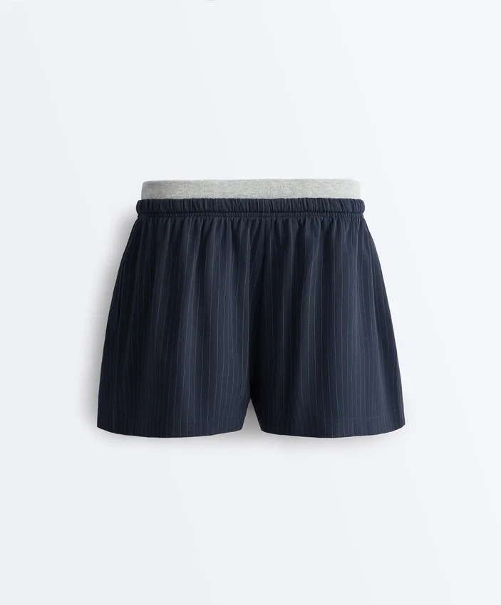 Shorts en piqué de coton à fines rayures Shorts en piqué de coton à fines rayures