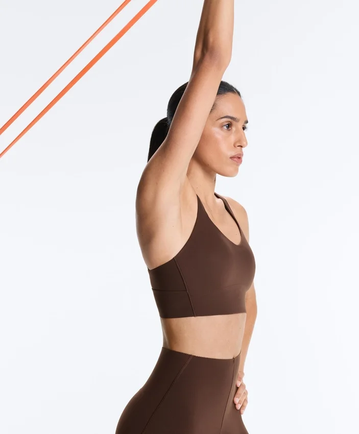 Soutien-gorge croisé dans le dos, maintien moyen et toucher léger Soutien-gorge croisé dans le dos, maintien moyen et toucher léger