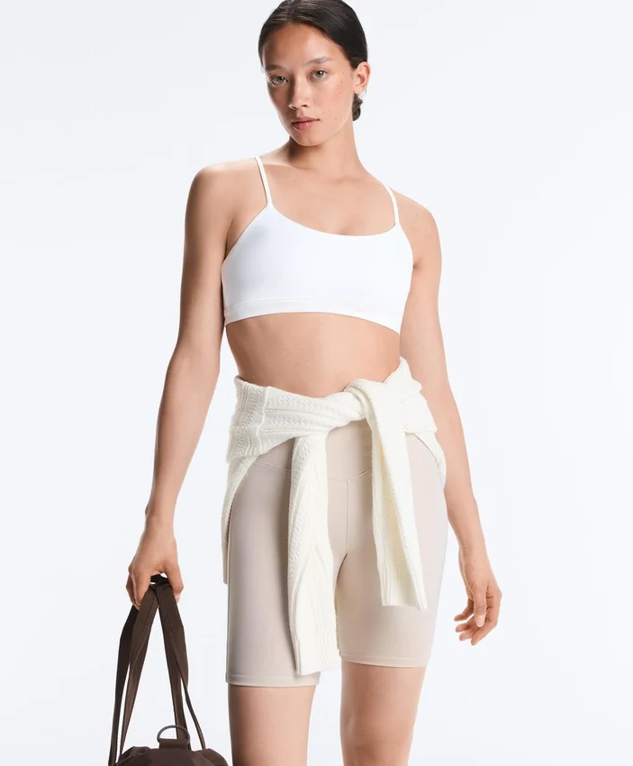 Soutien-gorge de sport Comfortlux à maintien léger avec bretelles croisées Soutien-gorge de sport Comfortlux à maintien léger avec bretelles croisées
