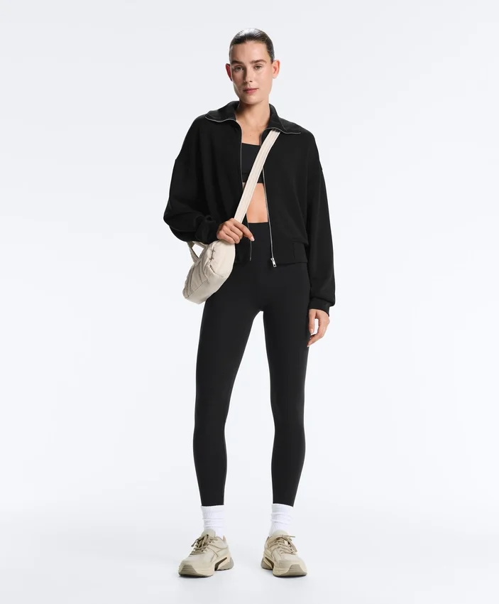 Soutien-gorge de sport Comfortlux à maintien léger avec bretelles croisées Soutien-gorge de sport Comfortlux à maintien léger avec bretelles croisées
