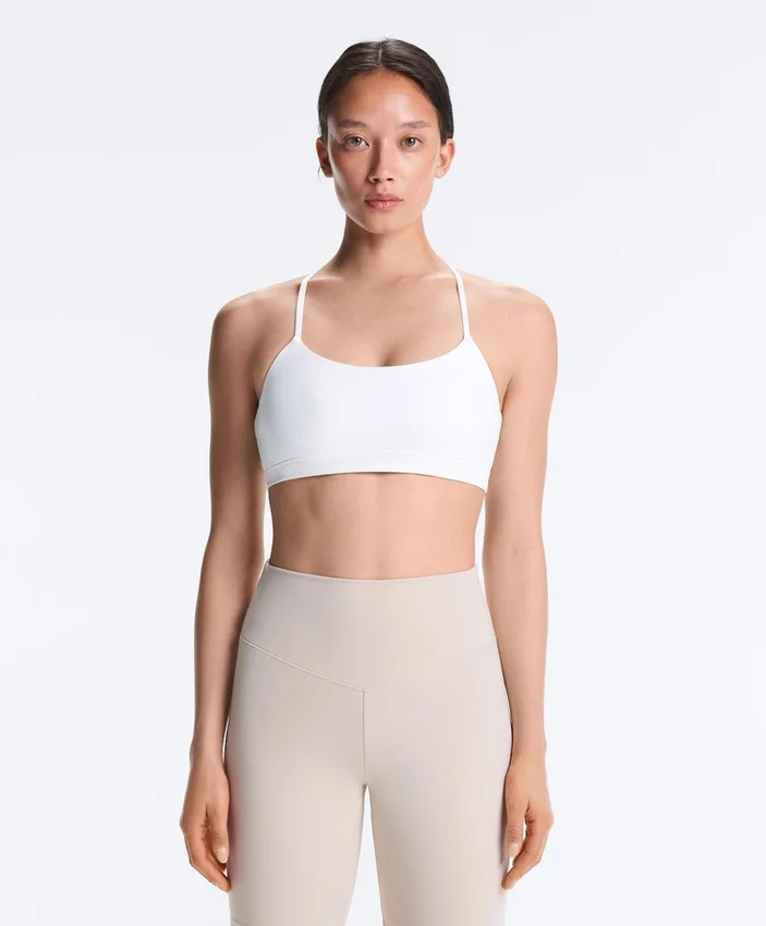 Soutien-gorge de sport Comfortlux à maintien léger avec bretelles croisées Soutien-gorge de sport Comfortlux à maintien léger avec bretelles croisées