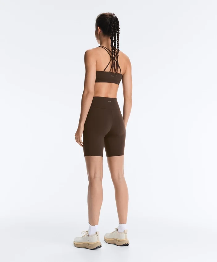 Soutien-gorge de sport Comfortlux à maintien léger avec bretelles croisées Soutien-gorge de sport Comfortlux à maintien léger avec bretelles croisées