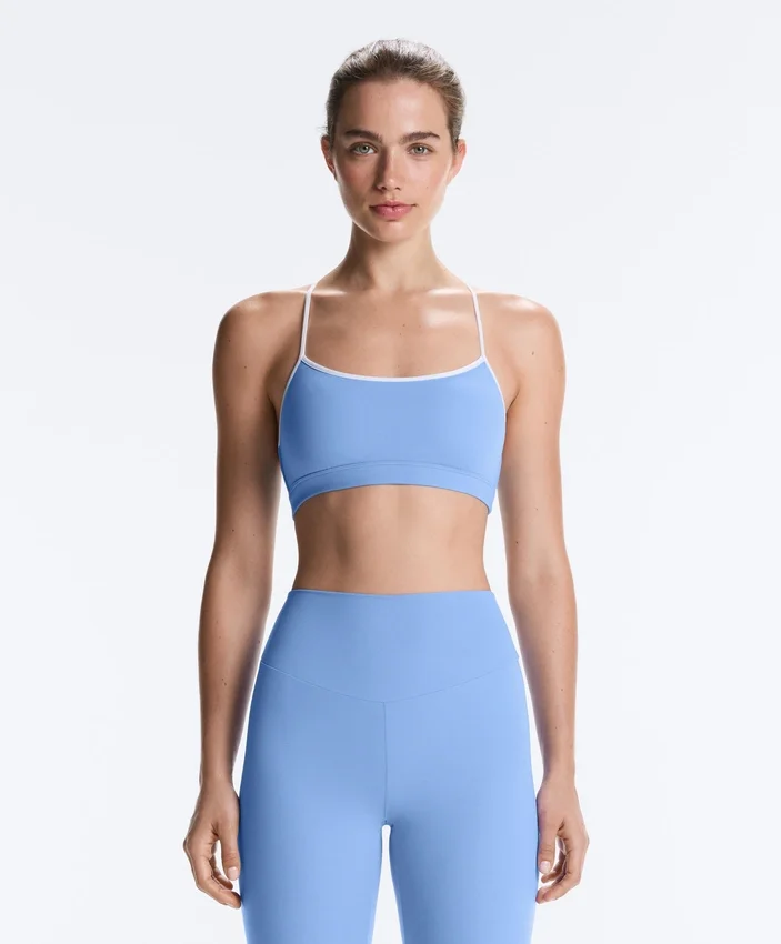 Soutien-gorge de sport Comfortlux à maintien léger avec passepoil Soutien-gorge de sport Comfortlux à maintien léger avec passepoil