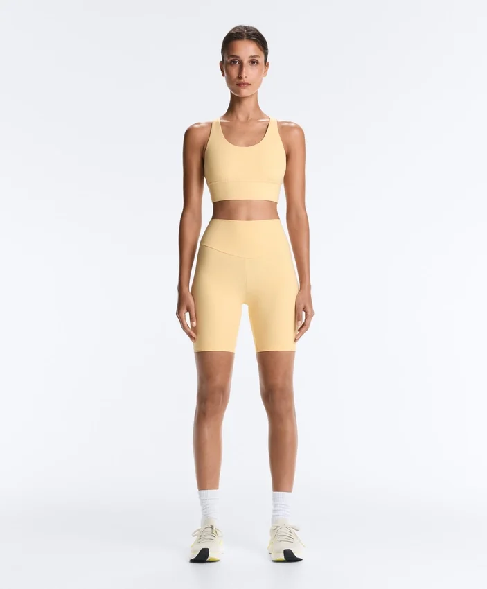 Soutien-gorge de sport Comfortlux à maintien moyen avec bonnets Soutien-gorge de sport Comfortlux à maintien moyen avec bonnets