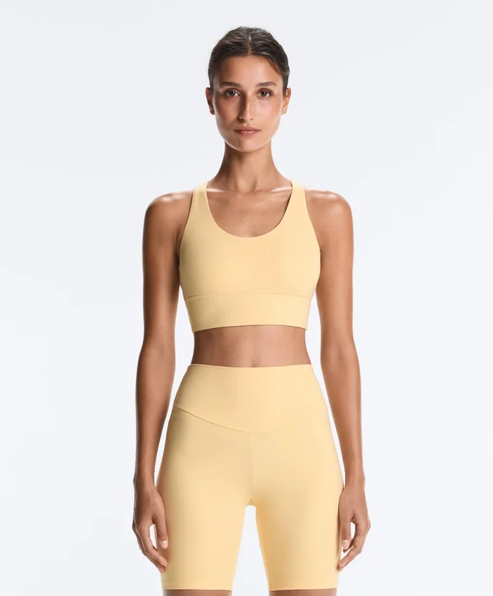 Soutien-gorge de sport Comfortlux à maintien moyen avec bonnets Soutien-gorge de sport Comfortlux à maintien moyen avec bonnets