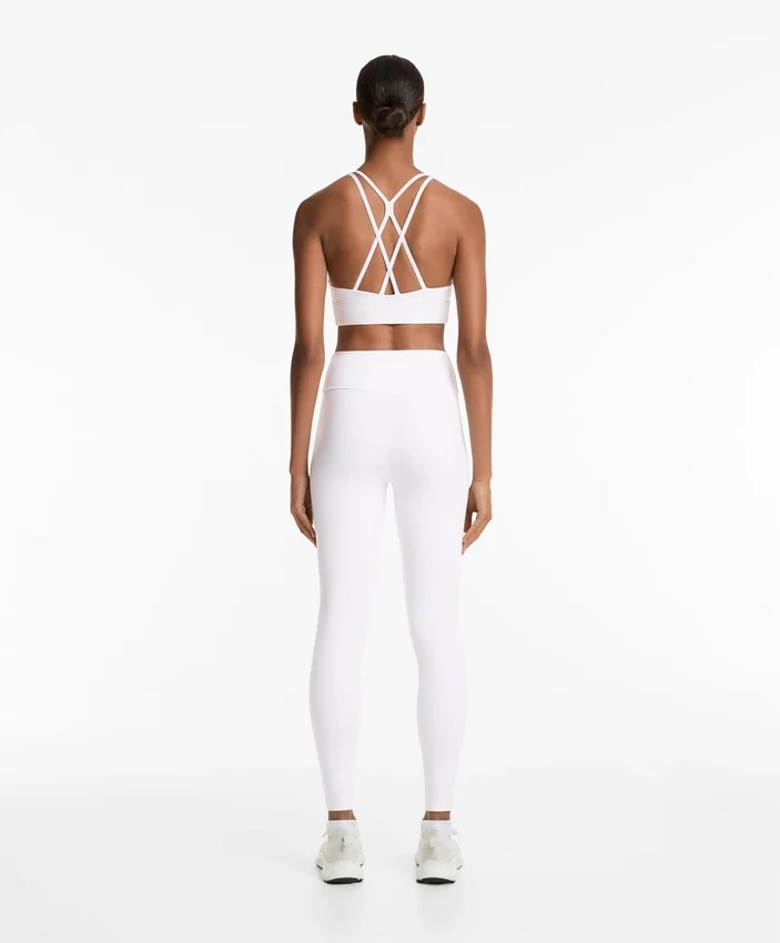 Soutien-gorge de sport Comfortlux à maintien moyen avec bonnets Soutien-gorge de sport Comfortlux à maintien moyen avec bonnets