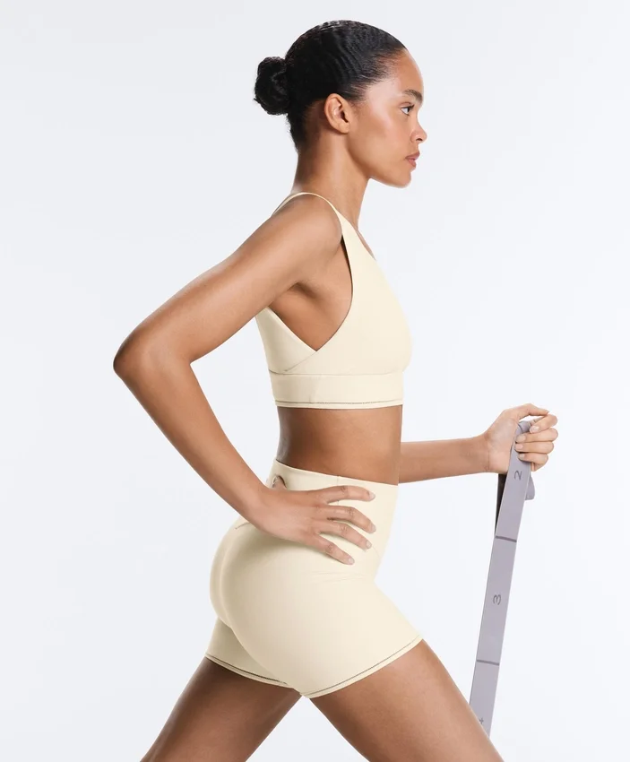 Soutien-gorge de sport Comfortlux à maintien moyen avec ourlet ajouré Soutien-gorge de sport Comfortlux à maintien moyen avec ourlet ajouré