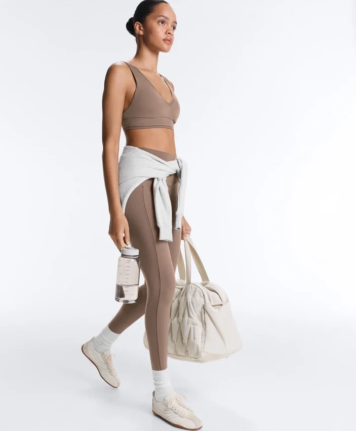 Soutien-gorge de sport Comfortlux à maintien moyen avec ourlet ajouré Soutien-gorge de sport Comfortlux à maintien moyen avec ourlet ajouré