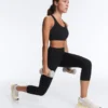 Soutien-gorge de sport compressif à dos croisé offrant un maintien ferme Soutien-gorge de sport compressif à dos croisé offrant un maintien ferme