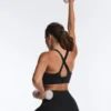 Soutien-gorge de sport compressif à dos croisé offrant un maintien ferme Soutien-gorge de sport compressif à dos croisé offrant un maintien ferme