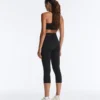 Soutien-gorge de sport compressif à dos croisé offrant un maintien ferme Soutien-gorge de sport compressif à dos croisé offrant un maintien ferme