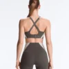 Soutien-gorge de sport compressif à maintien ferme et détails réfléchissants Soutien-gorge de sport compressif à maintien ferme et détails réfléchissants