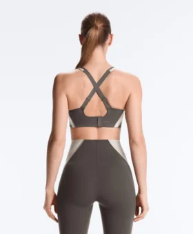 Soutien-gorge de sport compressif à maintien ferme et détails réfléchissants