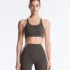 Soutien-gorge de sport compressif à maintien ferme et détails réfléchissants Soutien-gorge de sport compressif à maintien ferme et détails réfléchissants