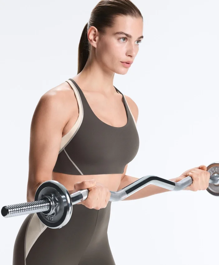 Soutien-gorge de sport compressif à maintien ferme et détails réfléchissants Soutien-gorge de sport compressif à maintien ferme et détails réfléchissants