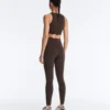 Soutien-gorge de sport compressif à maintien moyen et motif ondulé Soutien-gorge de sport compressif à maintien moyen et motif ondulé