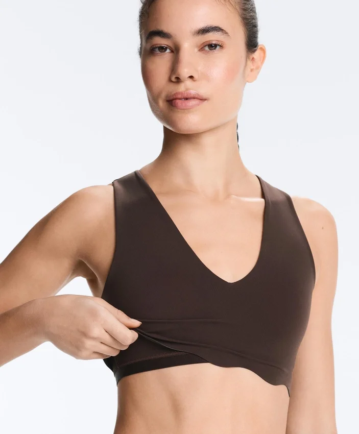 Soutien-gorge de sport compressif à maintien moyen et motif ondulé Soutien-gorge de sport compressif à maintien moyen et motif ondulé