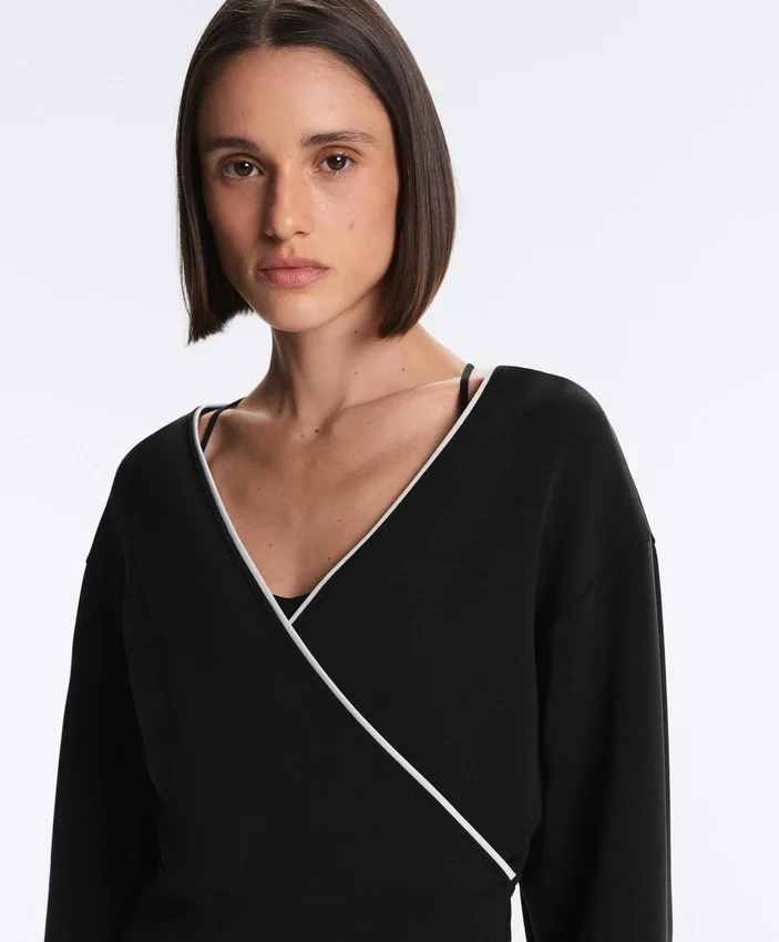 Sweat-shirt croisé avec passepoil contrasté et modal Sweat-shirt croisé avec passepoil contrasté et modal
