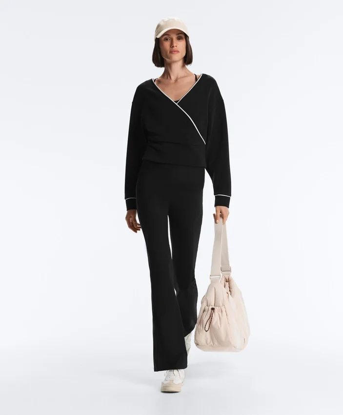 Sweat-shirt croisé avec passepoil contrasté et modal Sweat-shirt croisé avec passepoil contrasté et modal