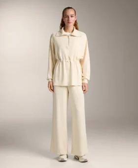 sweat shirt demi fermeture clair en modal soft touch 2 1 280x339 - Pantalon droit &agrave; c&ocirc;tes sur les c&ocirc;t&eacute;s en modal Soft Touch
