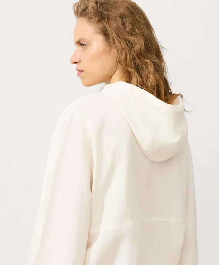 Sweat-shirt à demi-zip avec poche avant, mélange de lyocell et 24 % de lin Sweat-shirt à demi-zip avec poche avant, mélange de lyocell et 24 % de lin