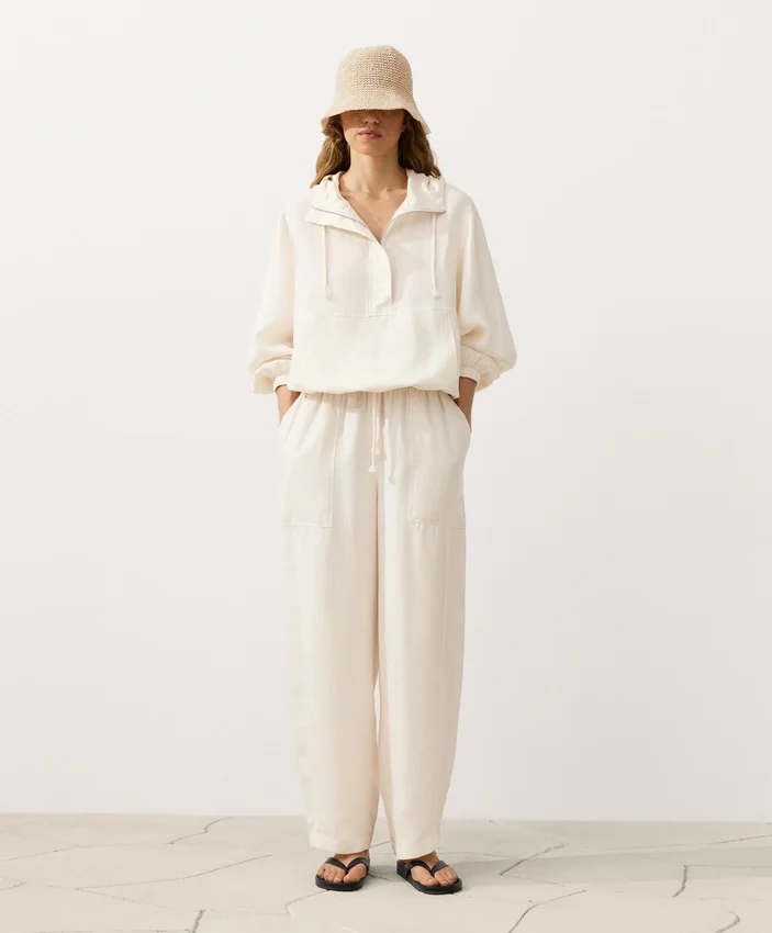 Pantalon droit en mélange de lyocell et 24 % de lin Pantalon droit en mélange de lyocell et 24 % de lin