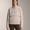 Sweat-shirt en imitation peaux lainées avec poche avant Sweat-shirt en imitation peaux lainées avec poche avant