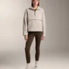 Sweat-shirt en imitation peaux lainées avec poche avant Sweat-shirt en imitation peaux lainées avec poche avant