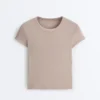 T-shirt ajusté à manches courtes en modal côtelé T-shirt ajusté à manches courtes en modal côtelé