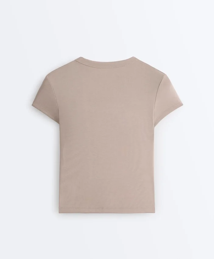 T-shirt ajusté à manches courtes en modal côtelé T-shirt ajusté à manches courtes en modal côtelé