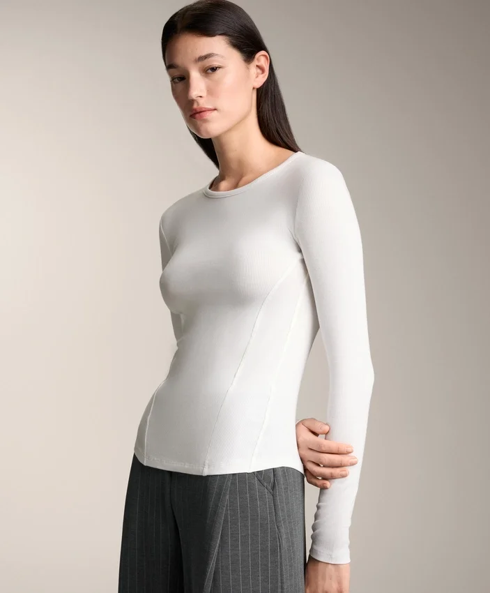 T-shirt ajusté à manches longues en coton et modal T-shirt ajusté à manches longues en coton et modal