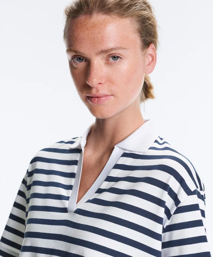T-shirt ample à manches courtes et col polo en mélange de coton T-shirt ample à manches courtes et col polo en mélange de coton