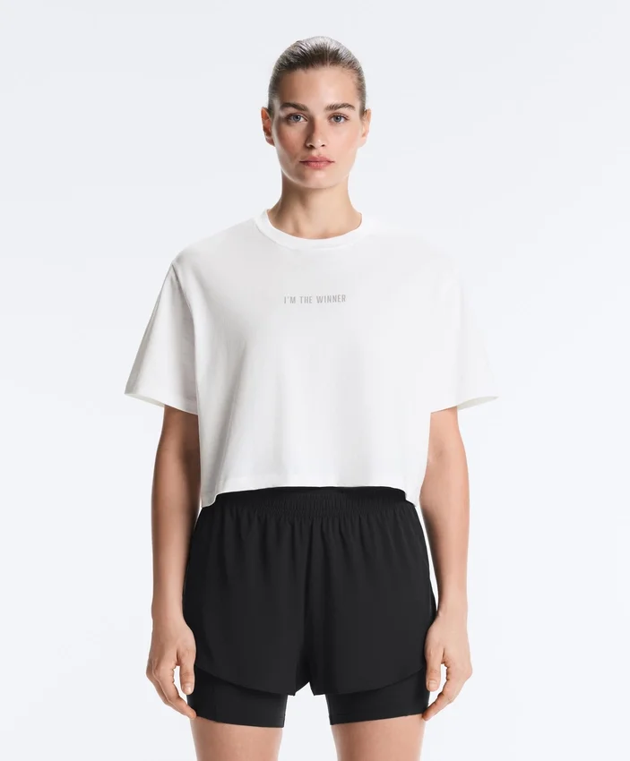 T-shirt court et carré en mélange de coton avec slogan T-shirt court et carré en mélange de coton avec slogan