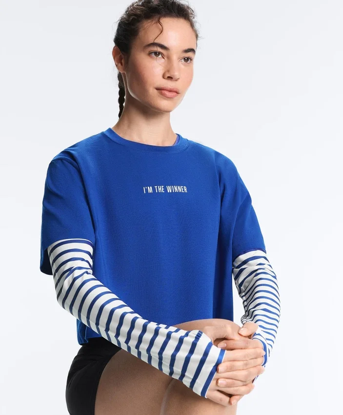 T-shirt court et carré en mélange de coton avec slogan T-shirt court et carré en mélange de coton avec slogan