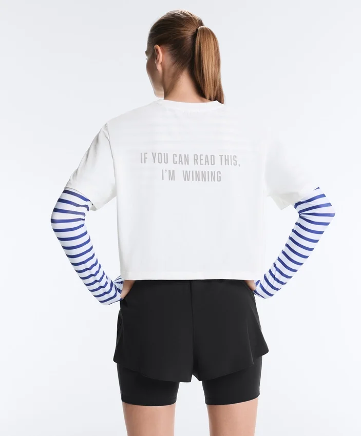 T-shirt court et carré en mélange de coton avec slogan T-shirt court et carré en mélange de coton avec slogan