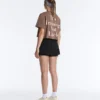 T-shirt court et carré en mélange de coton avec slogan T-shirt court et carré en mélange de coton avec slogan