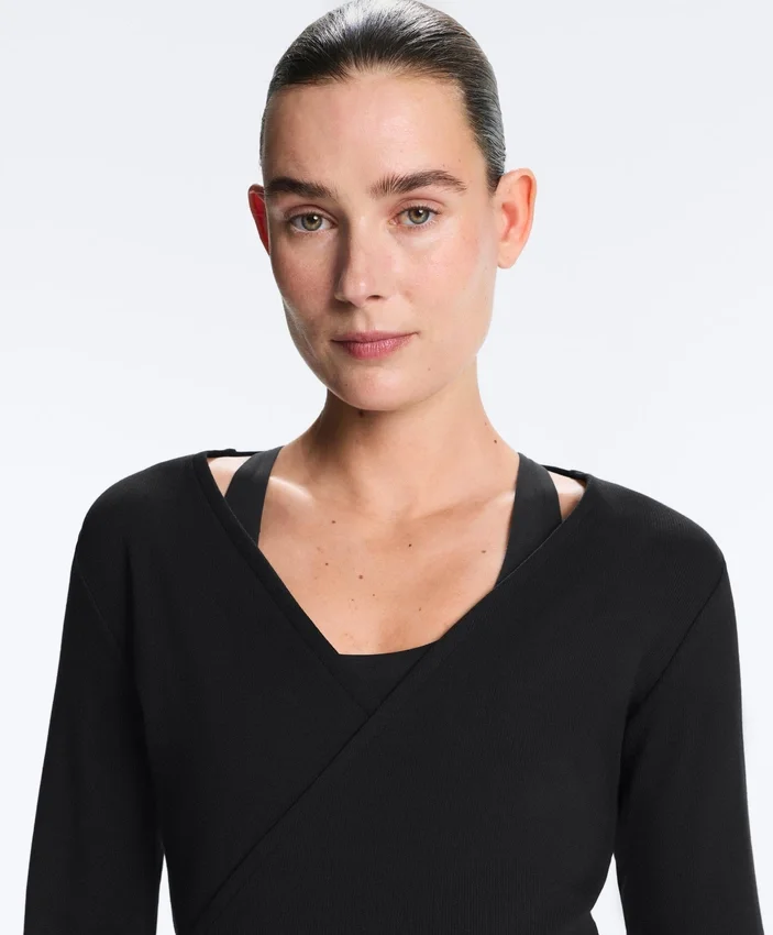 T-shirt croisé en coton mélangé à côtes T-shirt croisé en coton mélangé à côtes