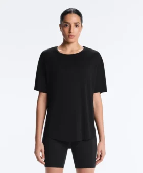 T-shirt à manches courtes en mélange de modal avec ourlet arrondi dans le dos