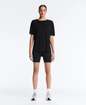 T-shirt à manches courtes en mélange de modal avec ourlet arrondi dans le dos
