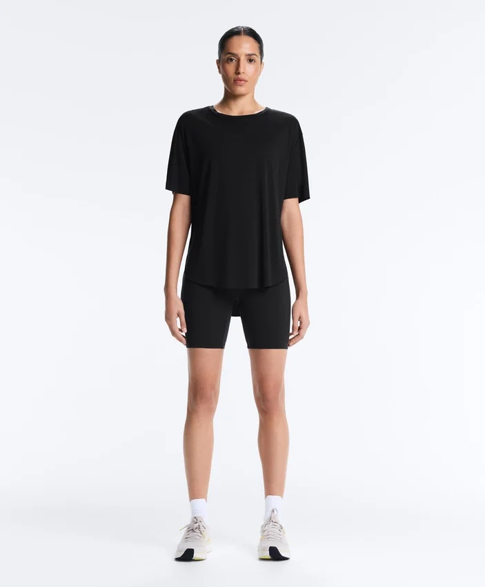 T-shirt à manches courtes en mélange de modal avec ourlet arrondi dans le dos T-shirt à manches courtes en mélange de modal avec ourlet arrondi dans le dos
