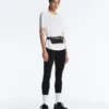 T-shirt à manches courtes en mélange de modal avec ourlet arrondi dans le dos T-shirt à manches courtes en mélange de modal avec ourlet arrondi dans le dos