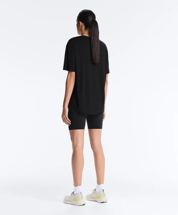 T-shirt à manches courtes en mélange de modal avec ourlet arrondi dans le dos T-shirt à manches courtes en mélange de modal avec ourlet arrondi dans le dos