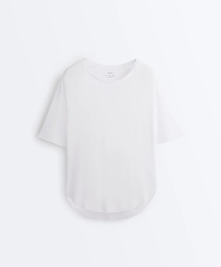 T-shirt à manches courtes en mélange de modal avec ourlet arrondi dans le dos T-shirt à manches courtes en mélange de modal avec ourlet arrondi dans le dos