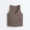 T-shirt sans manches Comfortlux à encolure croisée T-shirt sans manches Comfortlux à encolure croisée