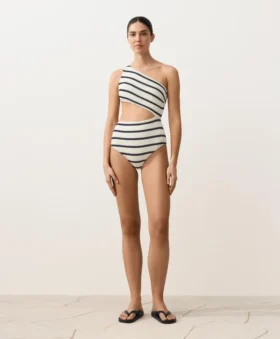 Trikinis asymétriques en crochet rayé