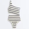 Trikinis asymétriques en crochet rayé