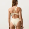 Trikinis à bretelles asymétriques Trikinis à bretelles asymétriques